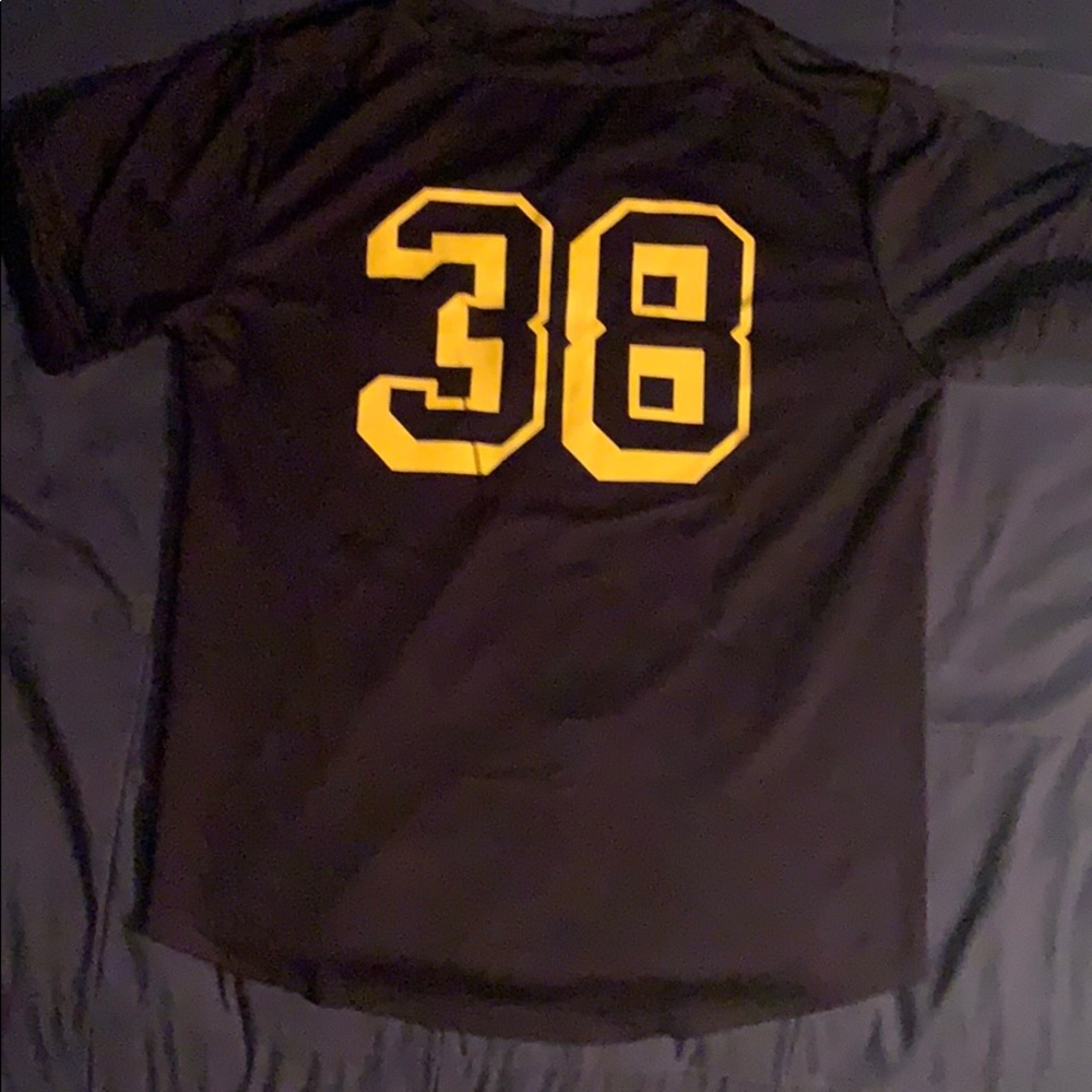 A forever 21 men’s baseball tee